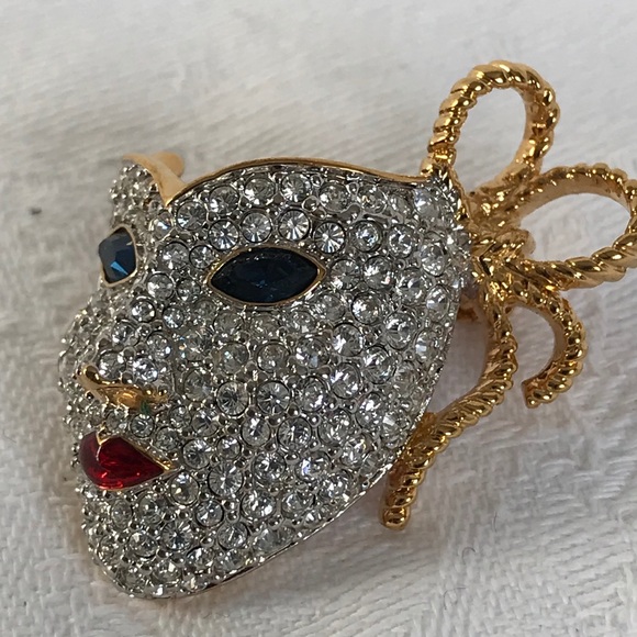 Vintage Crystal Mask Brooch - Picture 9 of 11